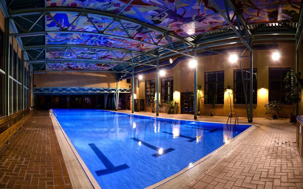 Hotel Kastiel Mojmírovce Dış mekan fotoğraf