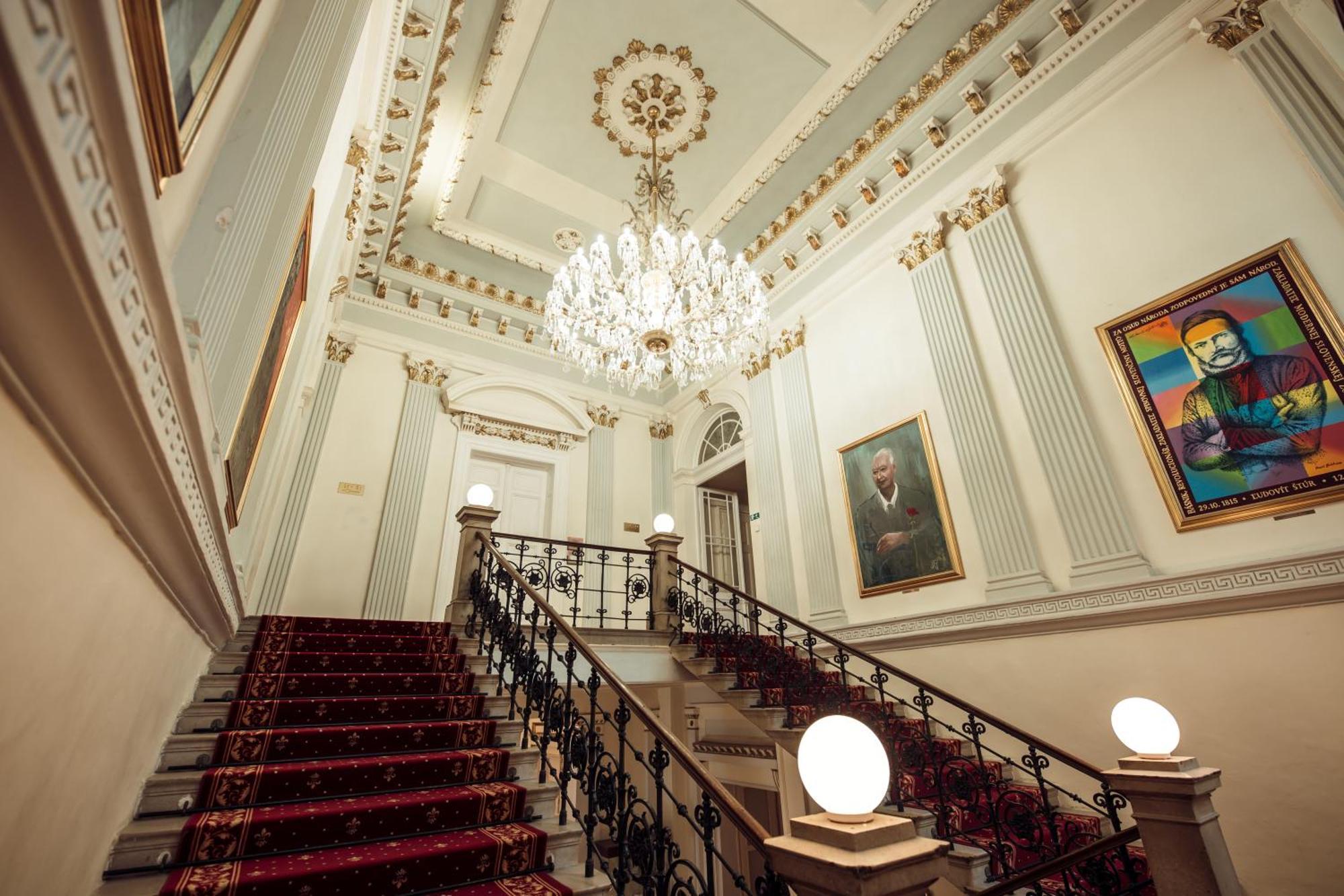 Hotel Kastiel Mojmírovce Dış mekan fotoğraf
