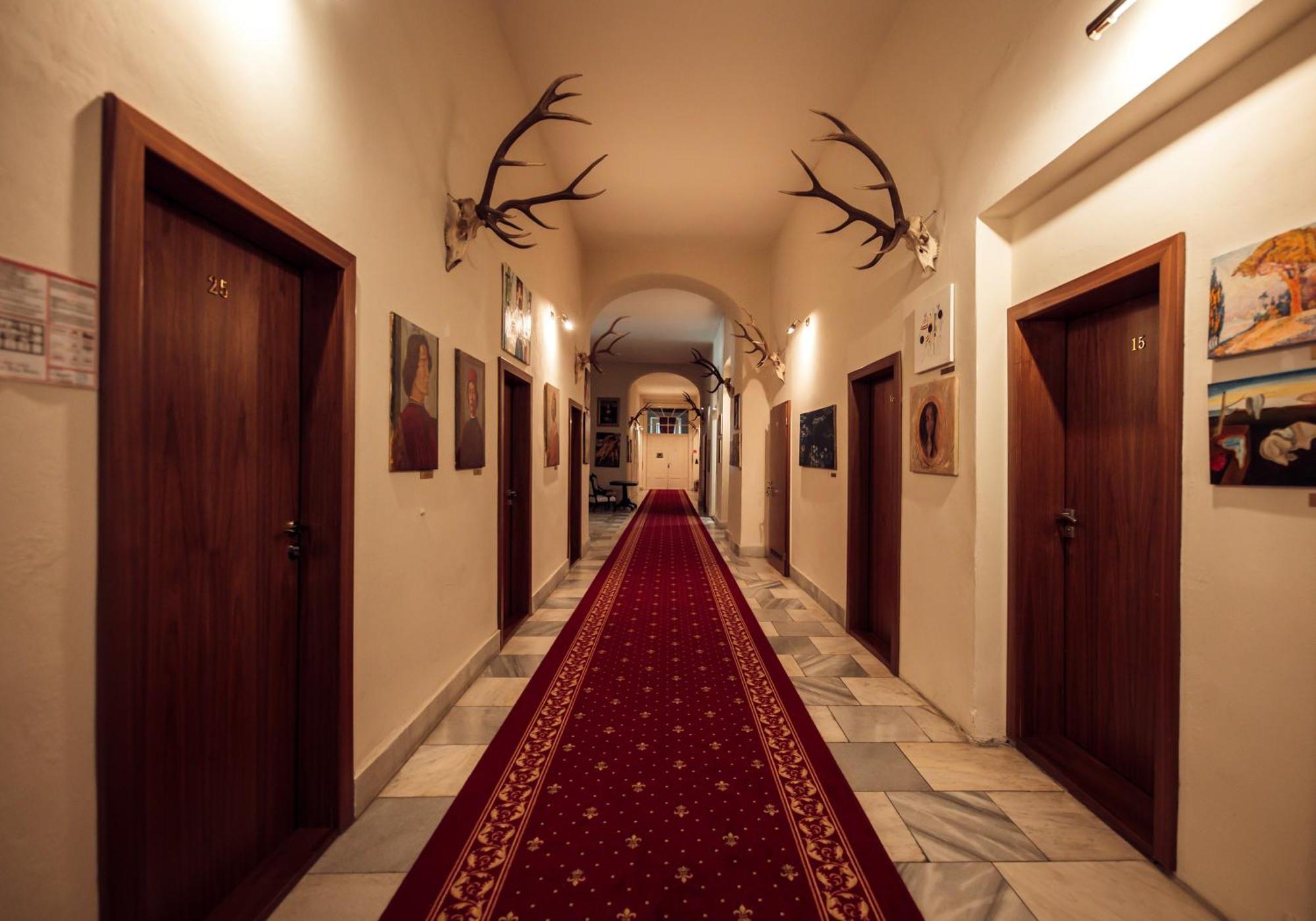 Hotel Kastiel Mojmírovce Dış mekan fotoğraf