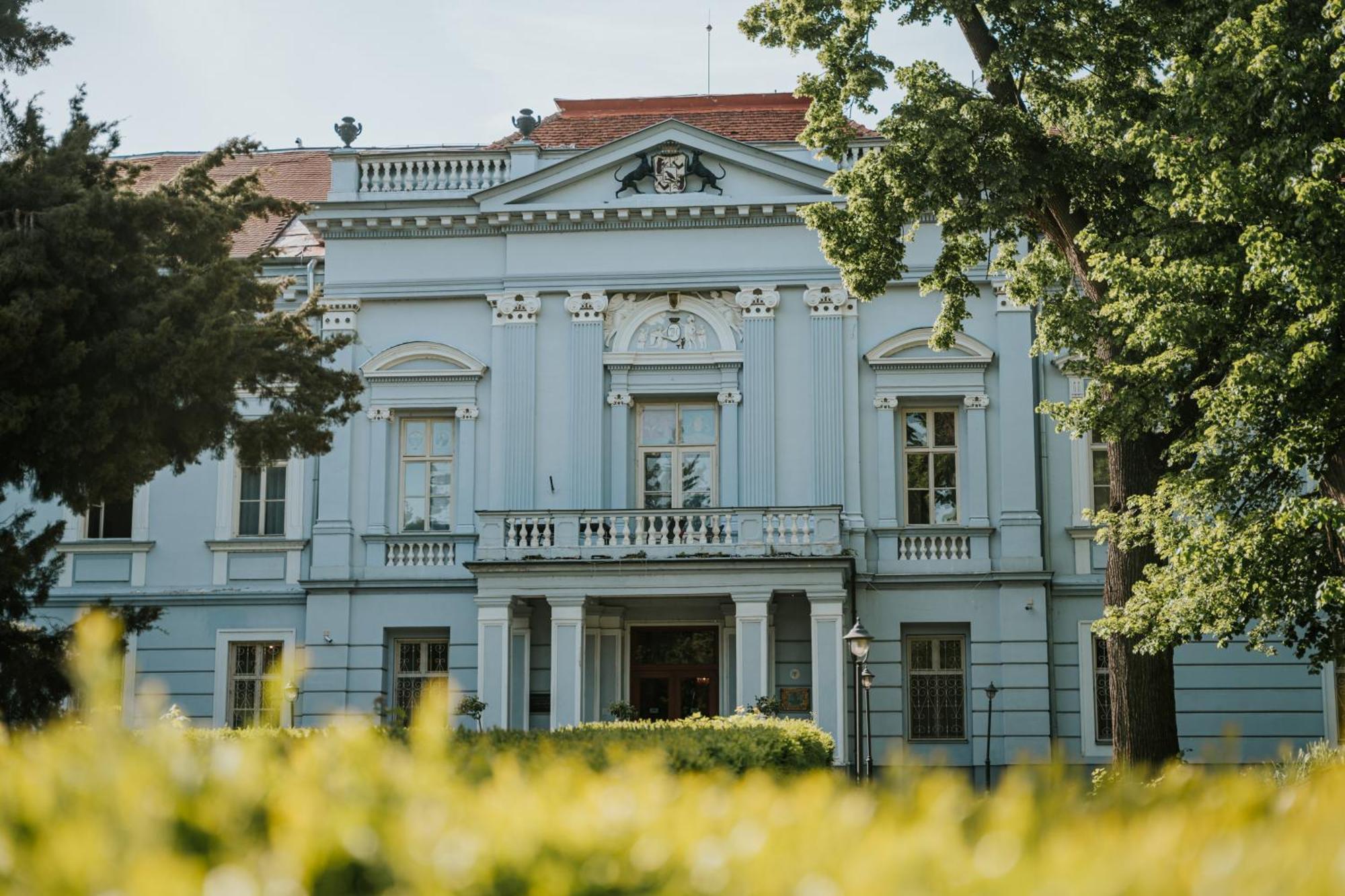 Hotel Kastiel Mojmírovce Dış mekan fotoğraf