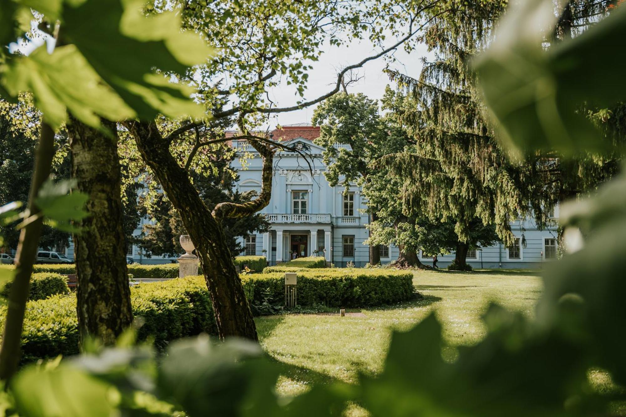 Hotel Kastiel Mojmírovce Dış mekan fotoğraf